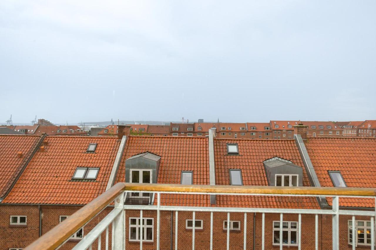 Come Stay In Penthouse With Room For 2-People Орхус Экстерьер фото